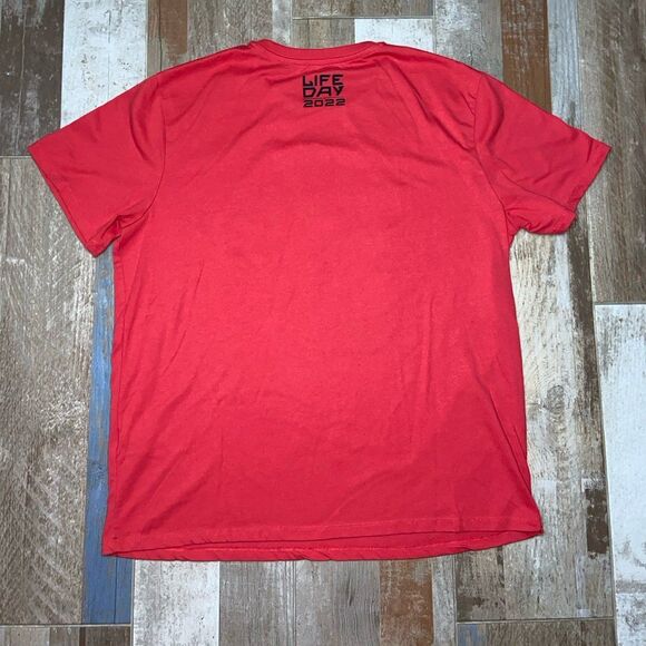 2022 Star Wars Shirt Adult Large Red Chewbacca Life Day Galaxys Edge Christmas - Picture 8 of 9